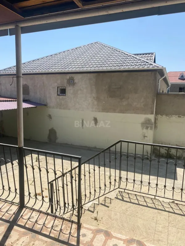 Satılır 4 otaqlı həyət evi 140 m²