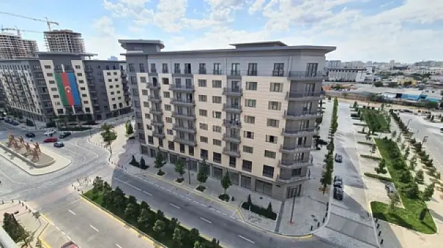 Satılır 3 otaqlı mənzil 139 m²