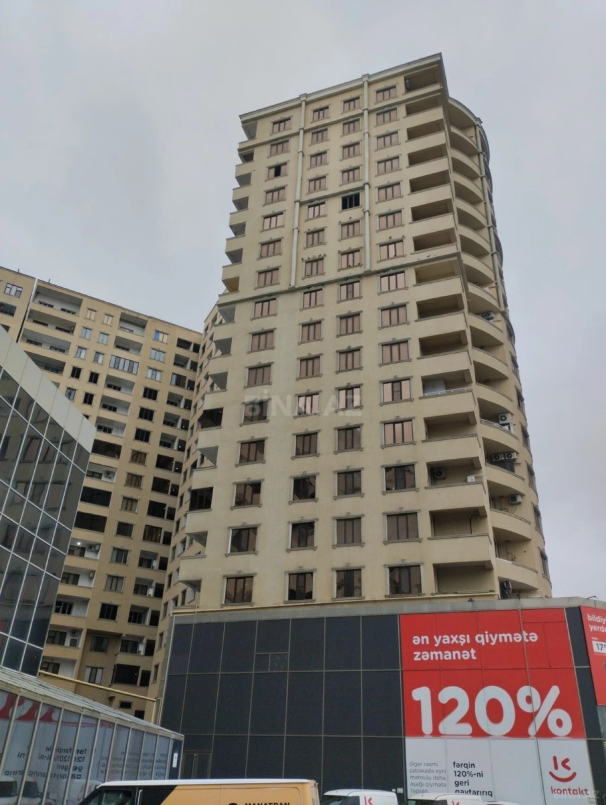 Satılır 3 otaqlı mənzil 122 m²
