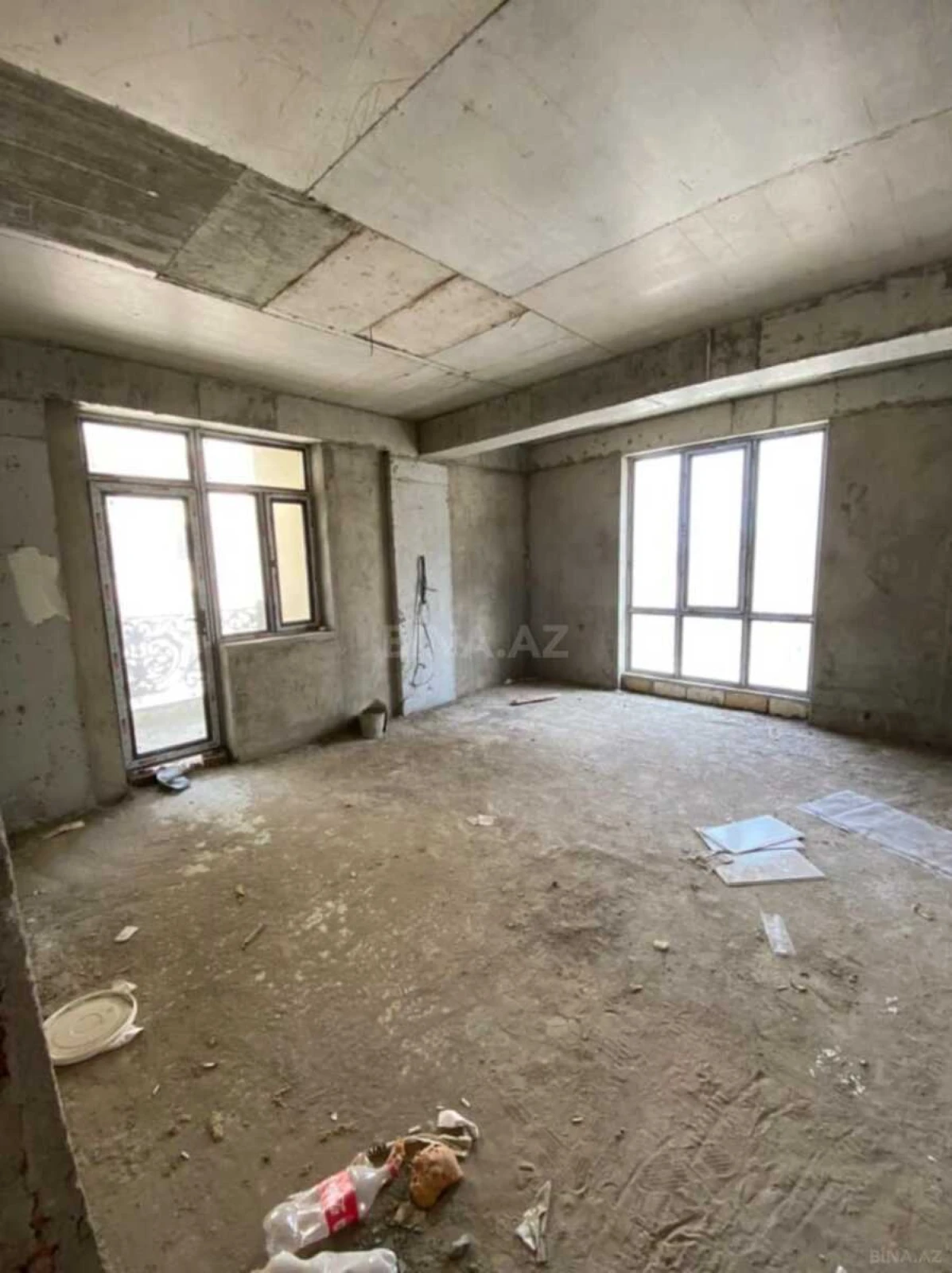 Satılır 3 otaqlı mənzil 122 m²