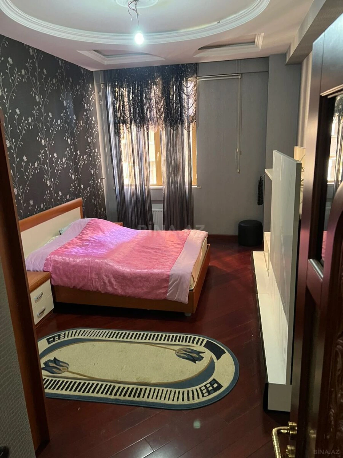 Satılır 4 otaqlı mənzil 200 m²