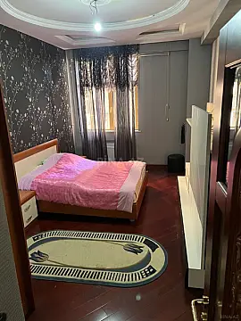 Satılır 4 otaqlı mənzil 200 m²