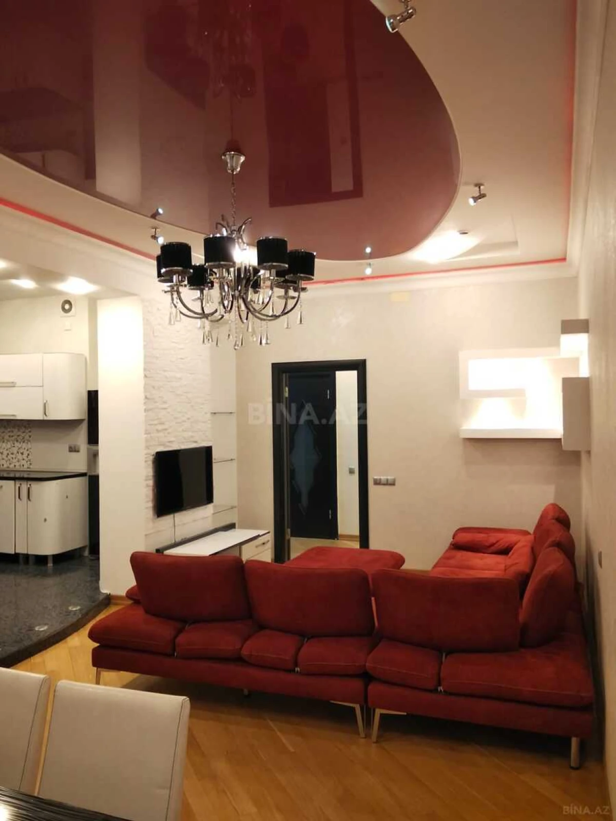 Kirayə verilir 3 otaqlı mənzil 115 m²