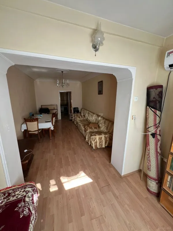 Kirayə verilir 2 otaqlı mənzil 67 m²