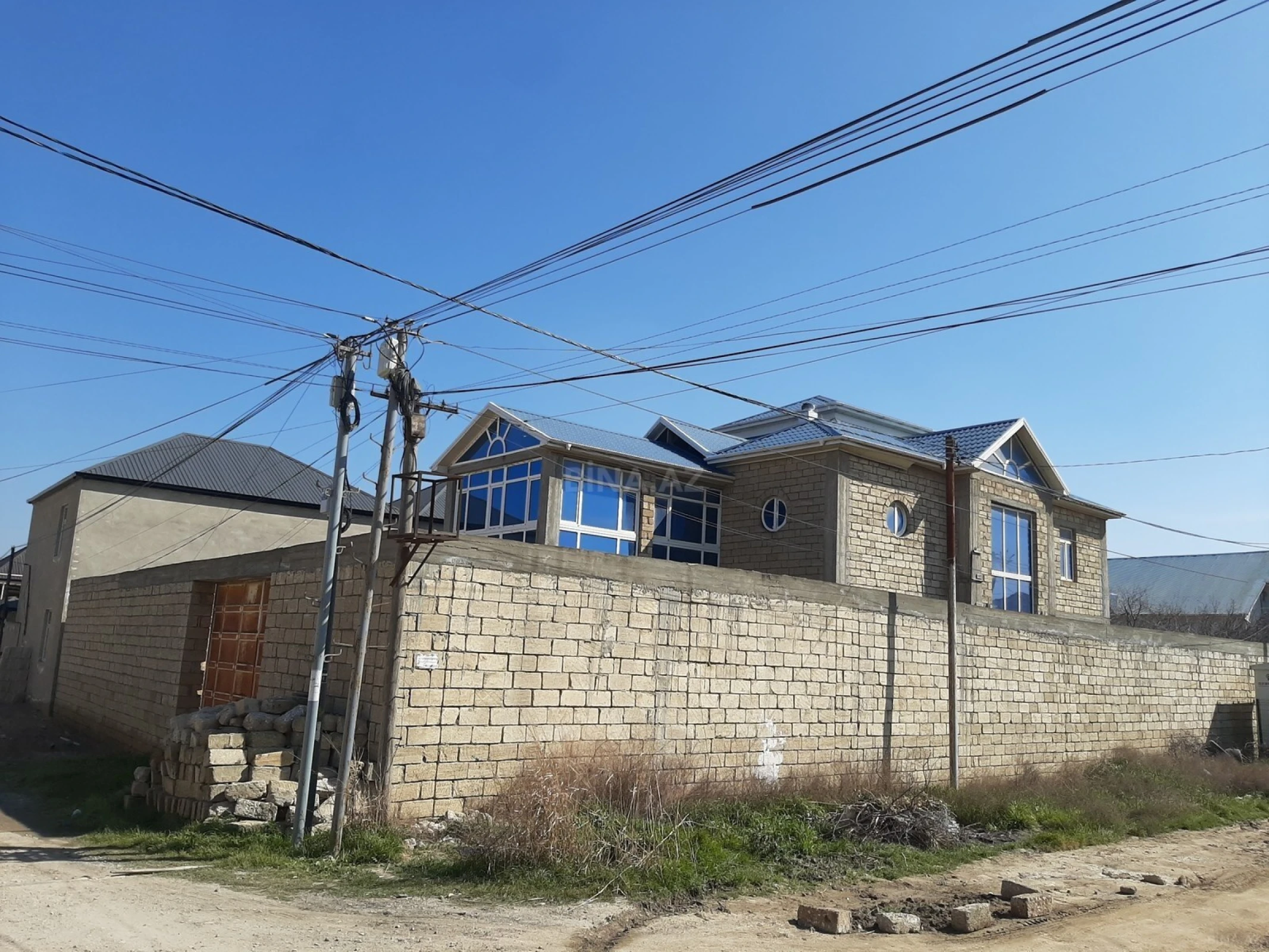 Satılır 10 otaqlı həyət evi 436 m²