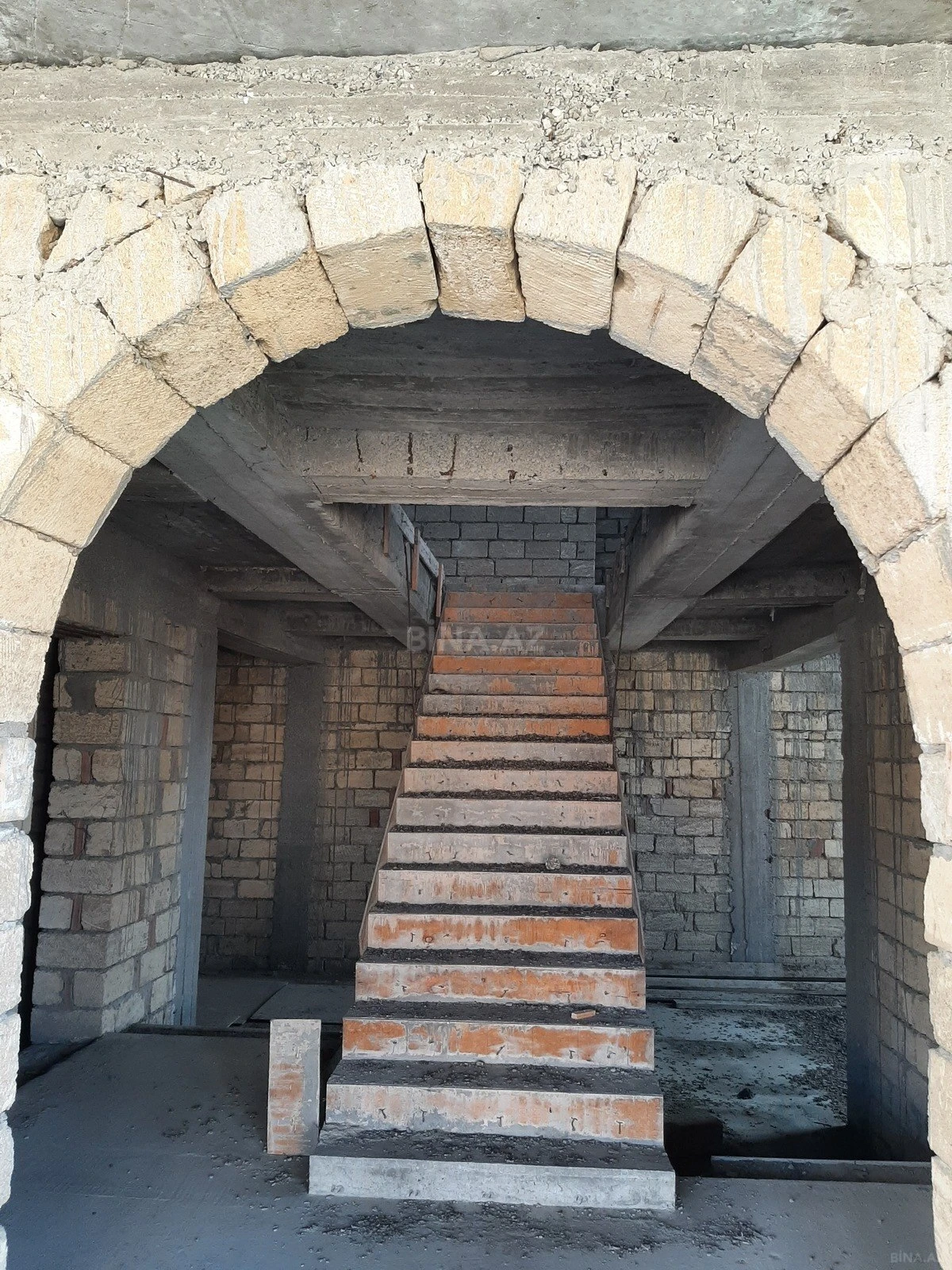 Satılır 10 otaqlı həyət evi 436 m²