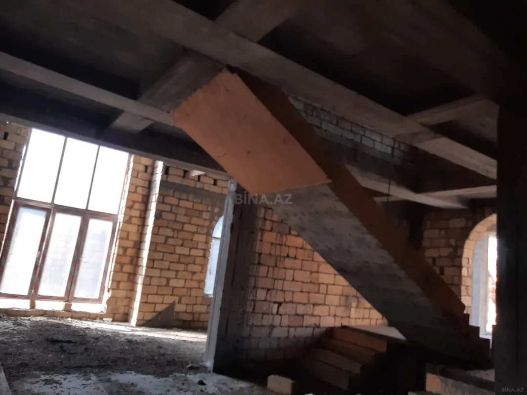 Satılır 10 otaqlı həyət evi 436 m²