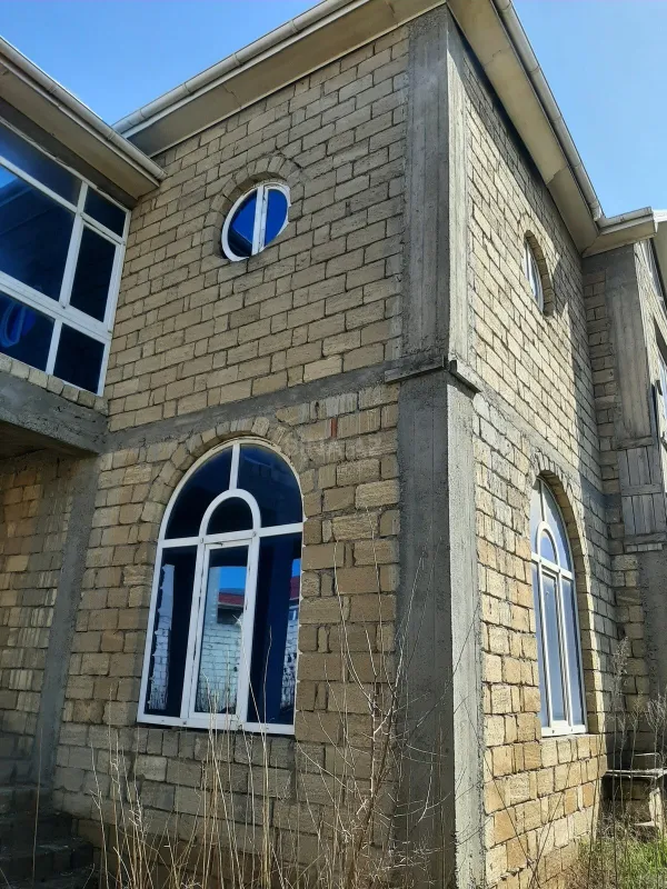 Satılır 10 otaqlı həyət evi 436 m²