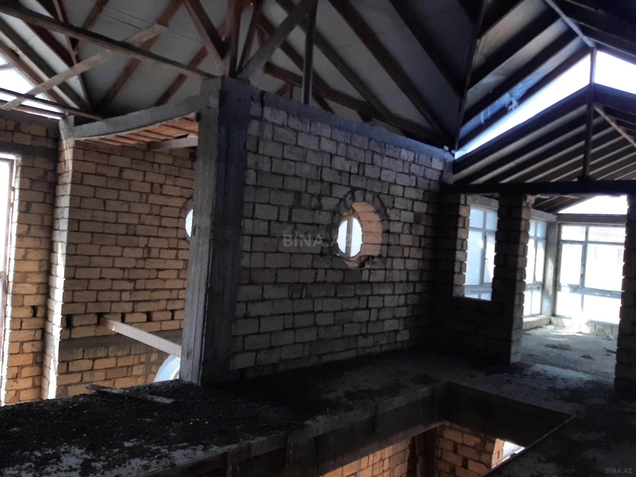 Satılır 10 otaqlı həyət evi 436 m²