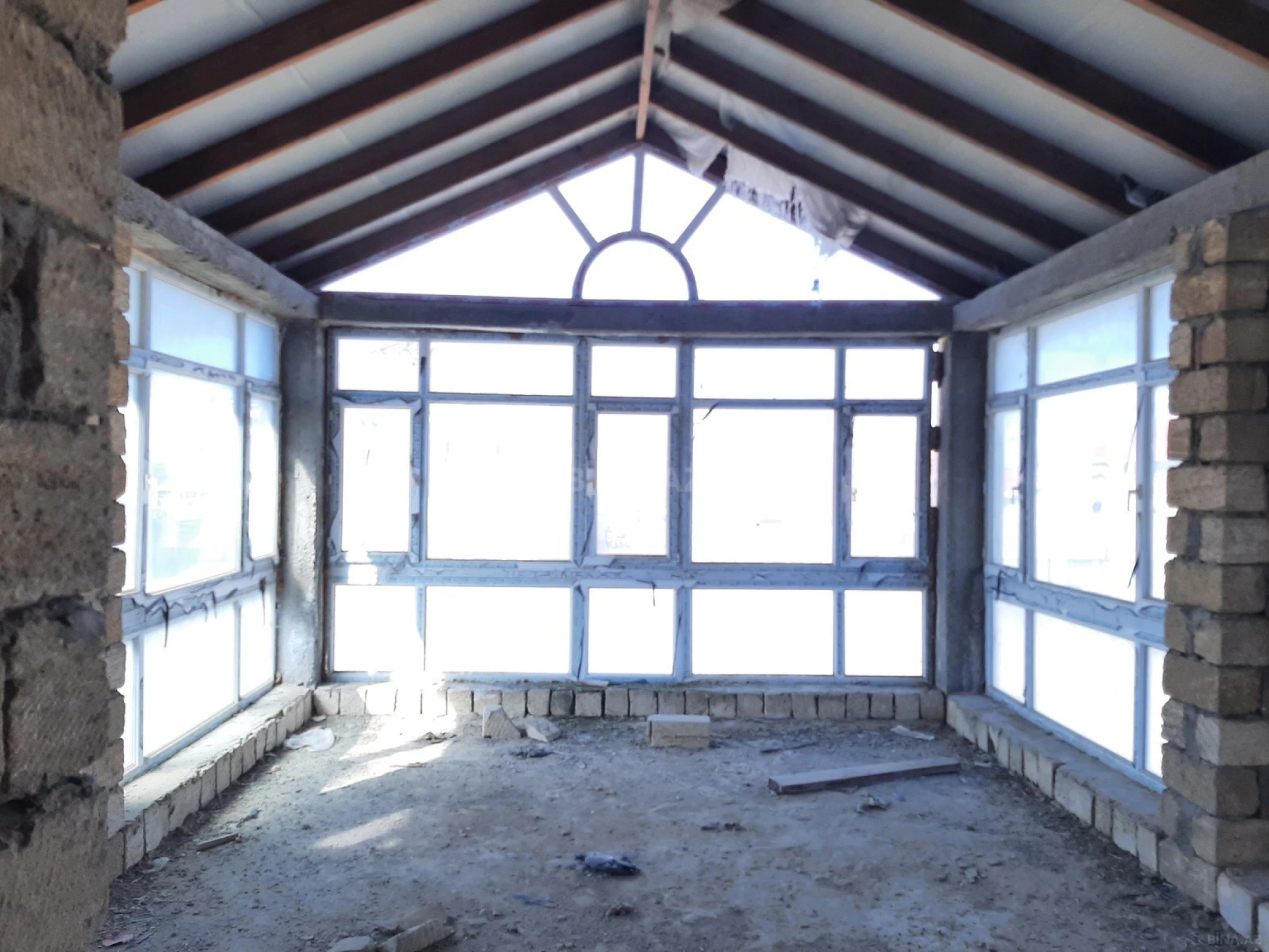 Satılır 10 otaqlı həyət evi 436 m²