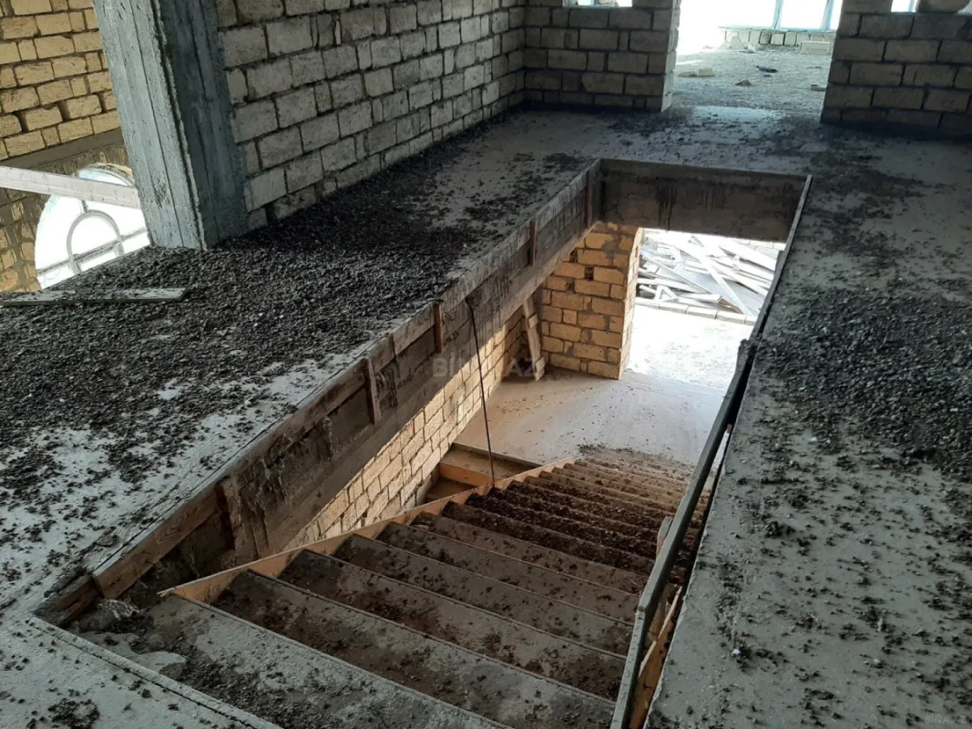 Satılır 10 otaqlı həyət evi 436 m²