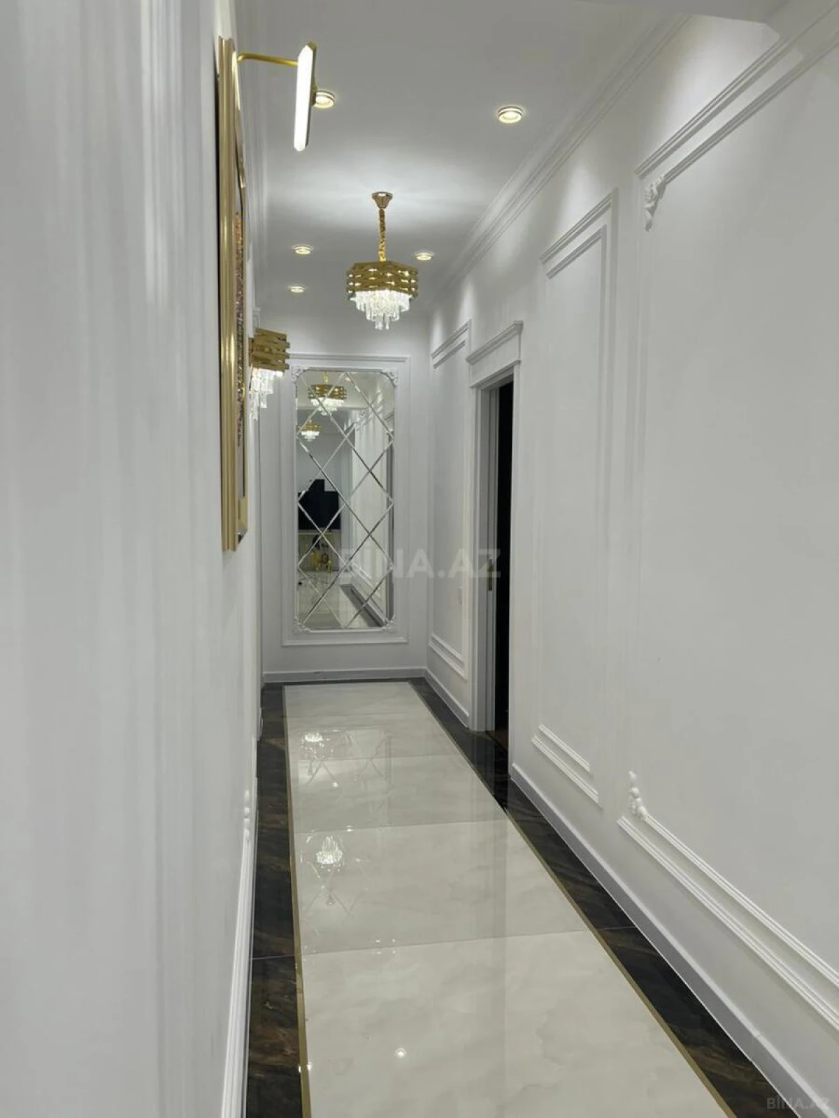 Satılır 3 otaqlı mənzil 147 m²