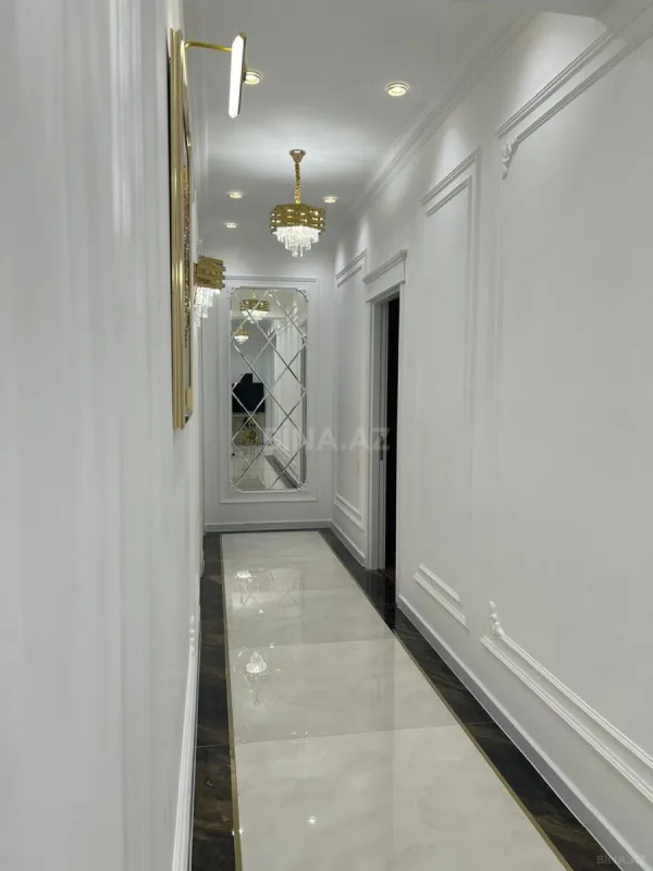 Satılır 3 otaqlı mənzil 147 m²