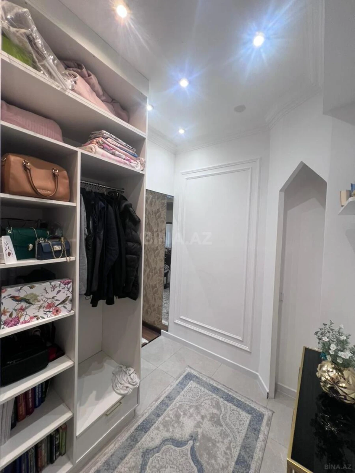 Satılır 3 otaqlı mənzil 147 m²