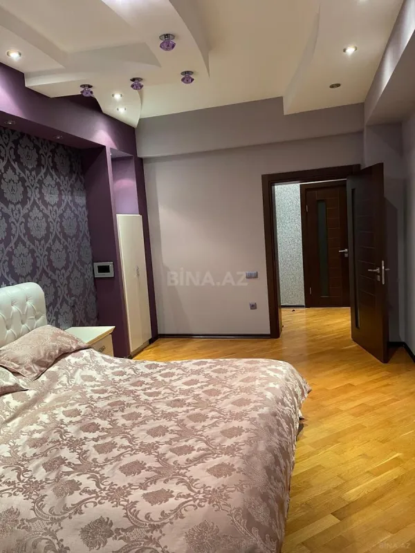 Satılır 3 otaqlı mənzil 160 m²