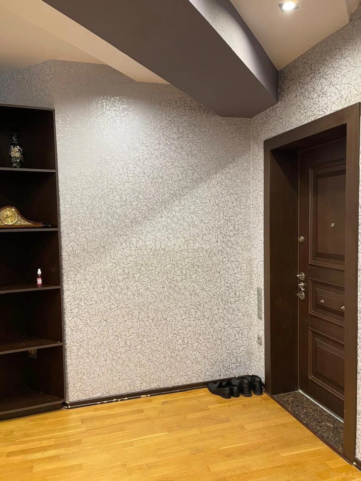 Satılır 3 otaqlı mənzil 160 m²