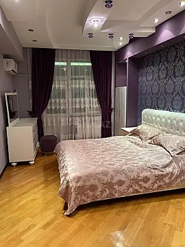 Satılır 3 otaqlı mənzil 160 m²
