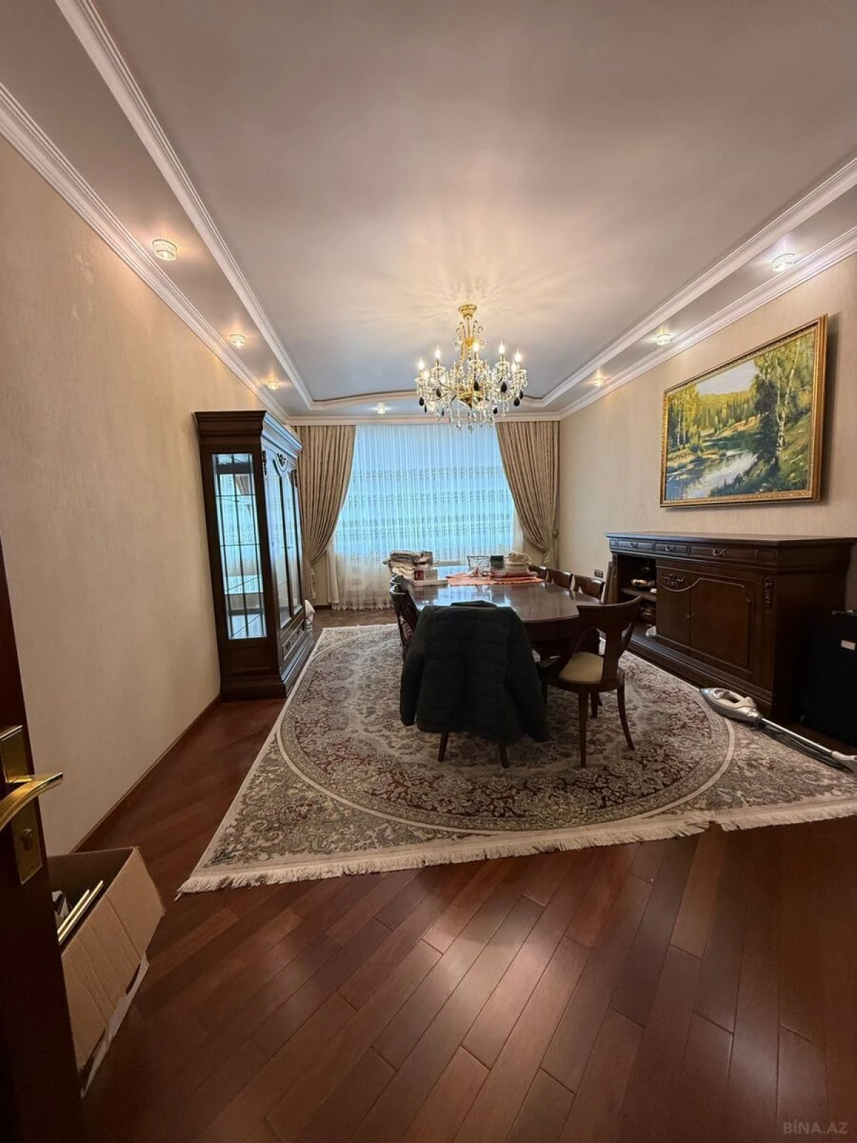 Satılır 5 otaqlı mənzil 202 m²