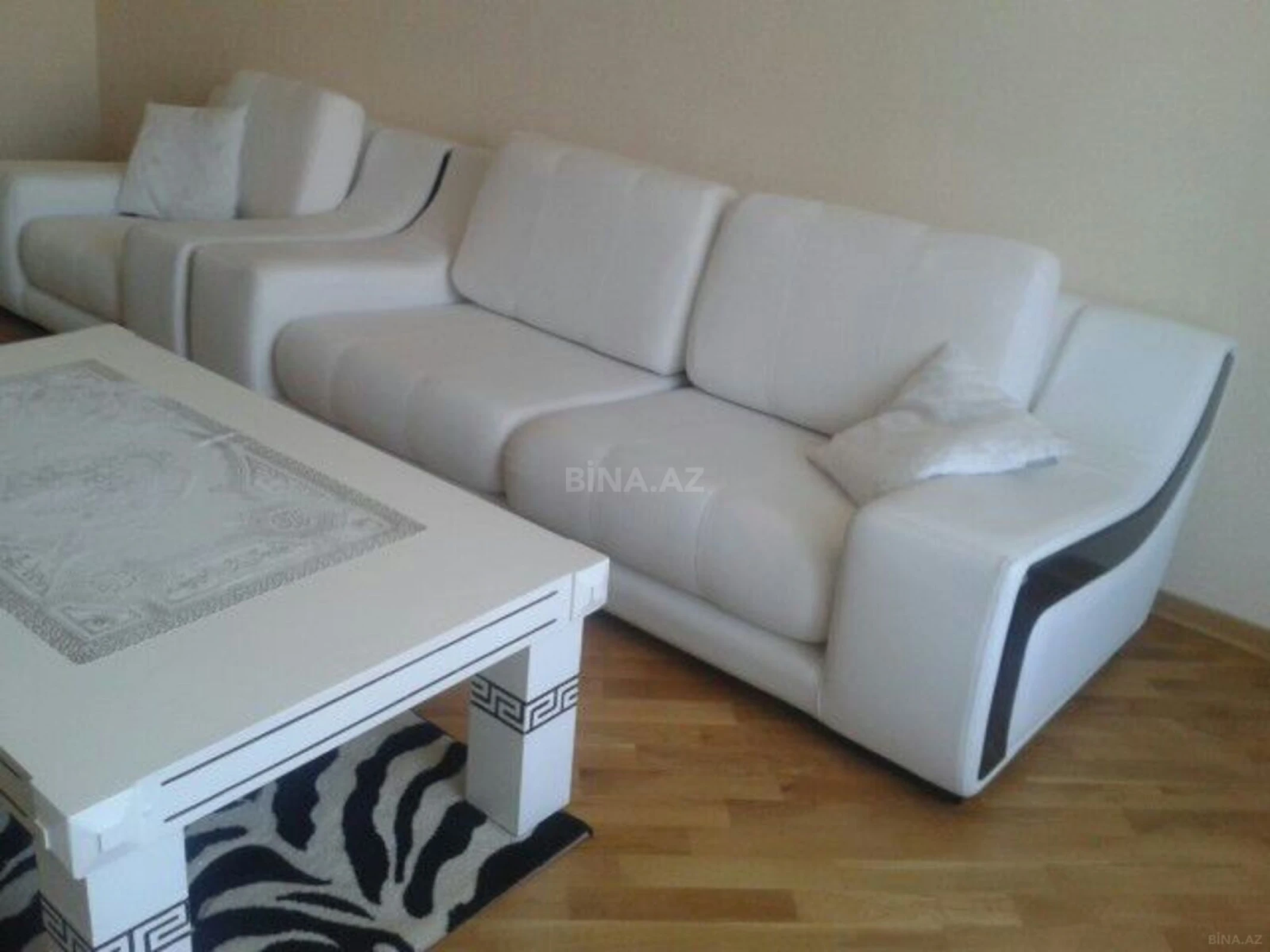 Satılır 2 otaqlı mənzil 72 m²