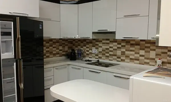 Satılır 2 otaqlı mənzil 72 m²