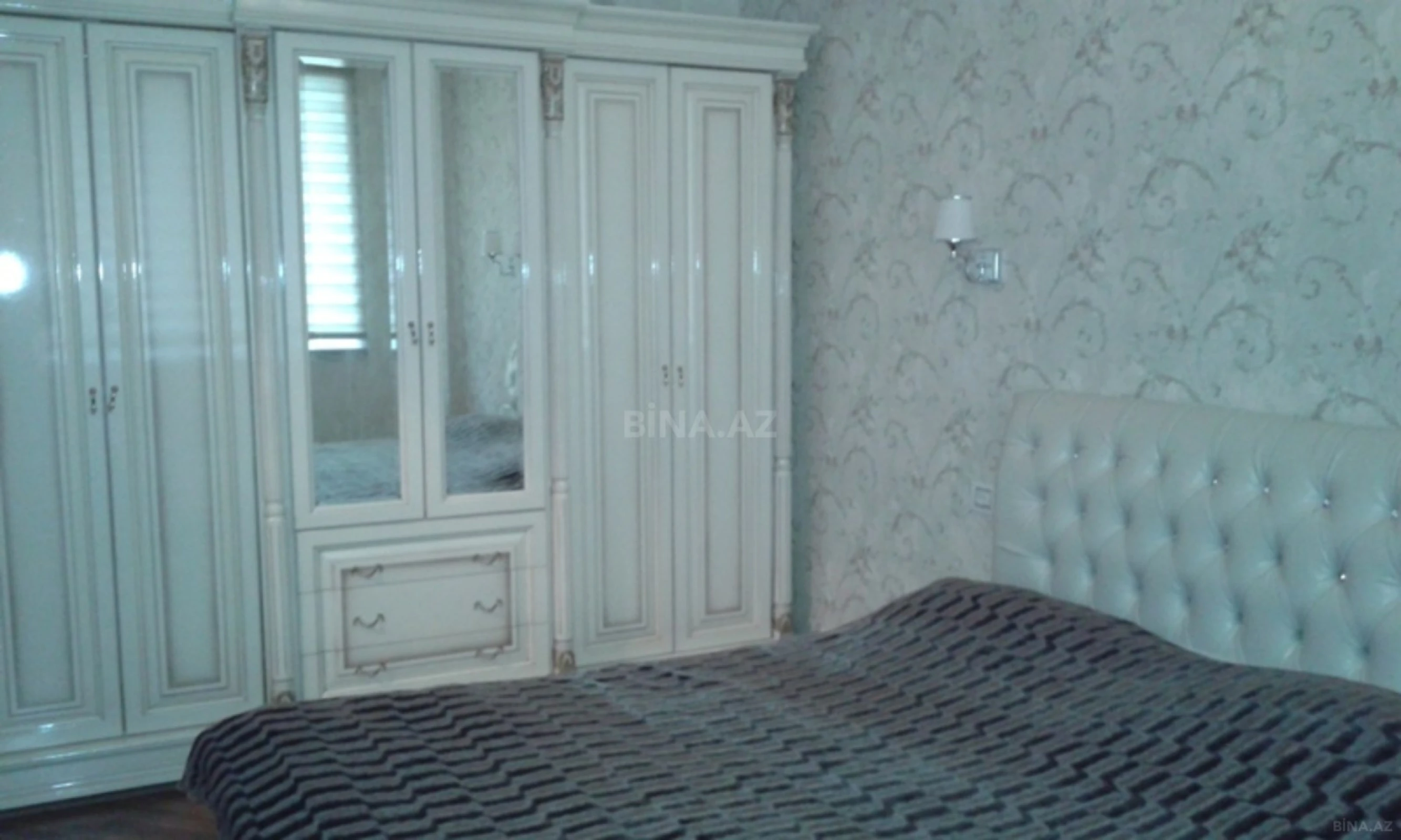 Satılır 2 otaqlı mənzil 72 m²