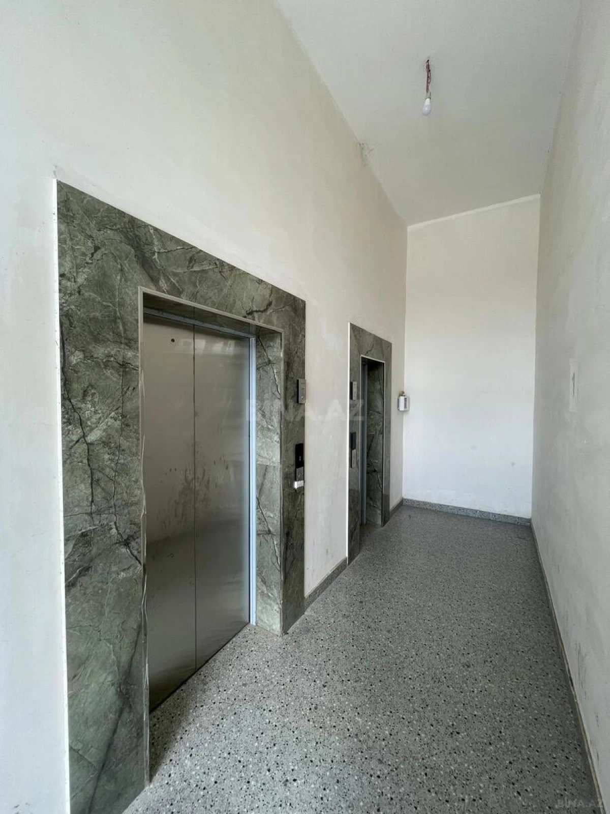 Satılır 2 otaqlı mənzil 65.6 m²