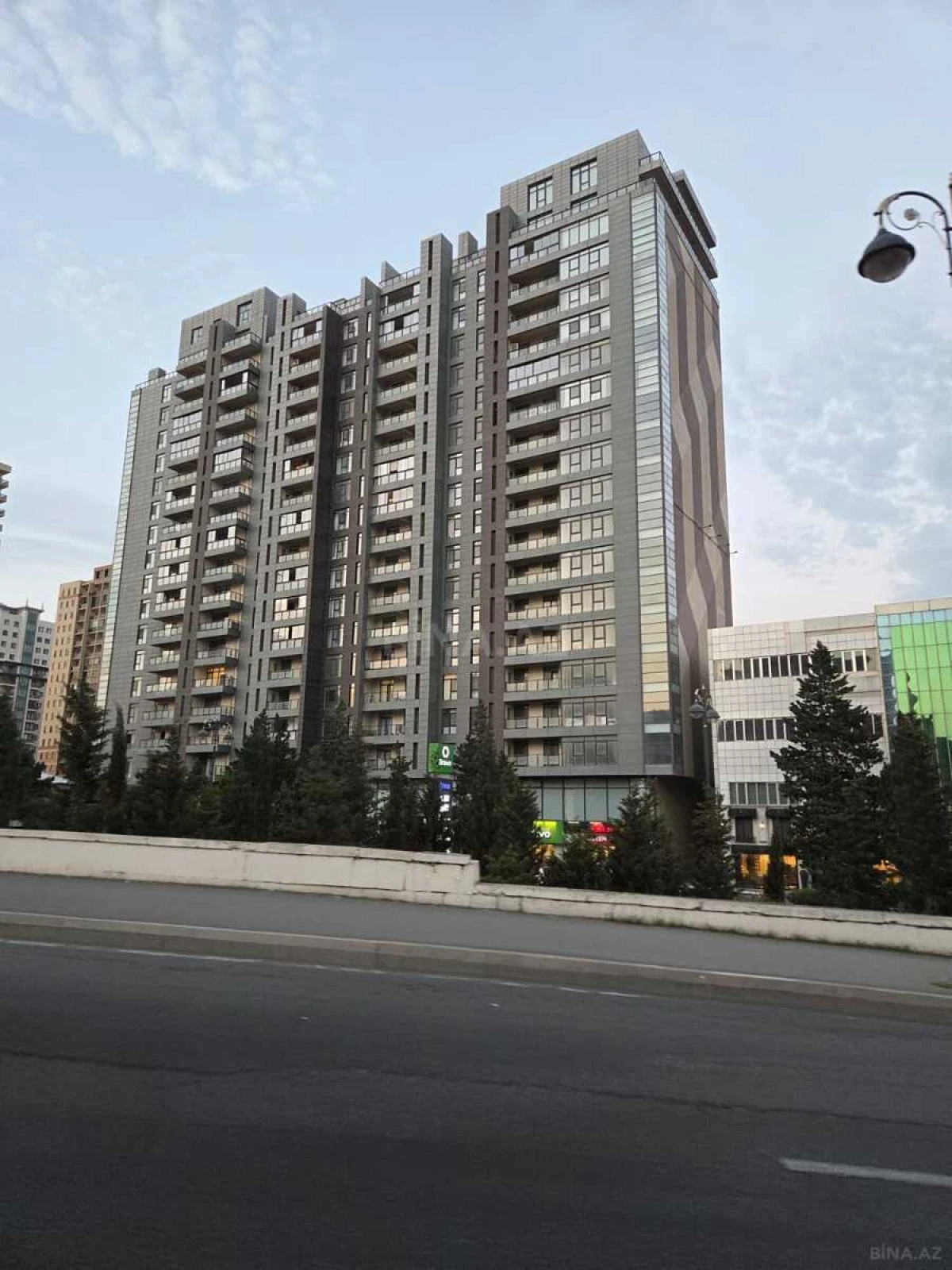 Satılır 2 otaqlı mənzil 75 m²