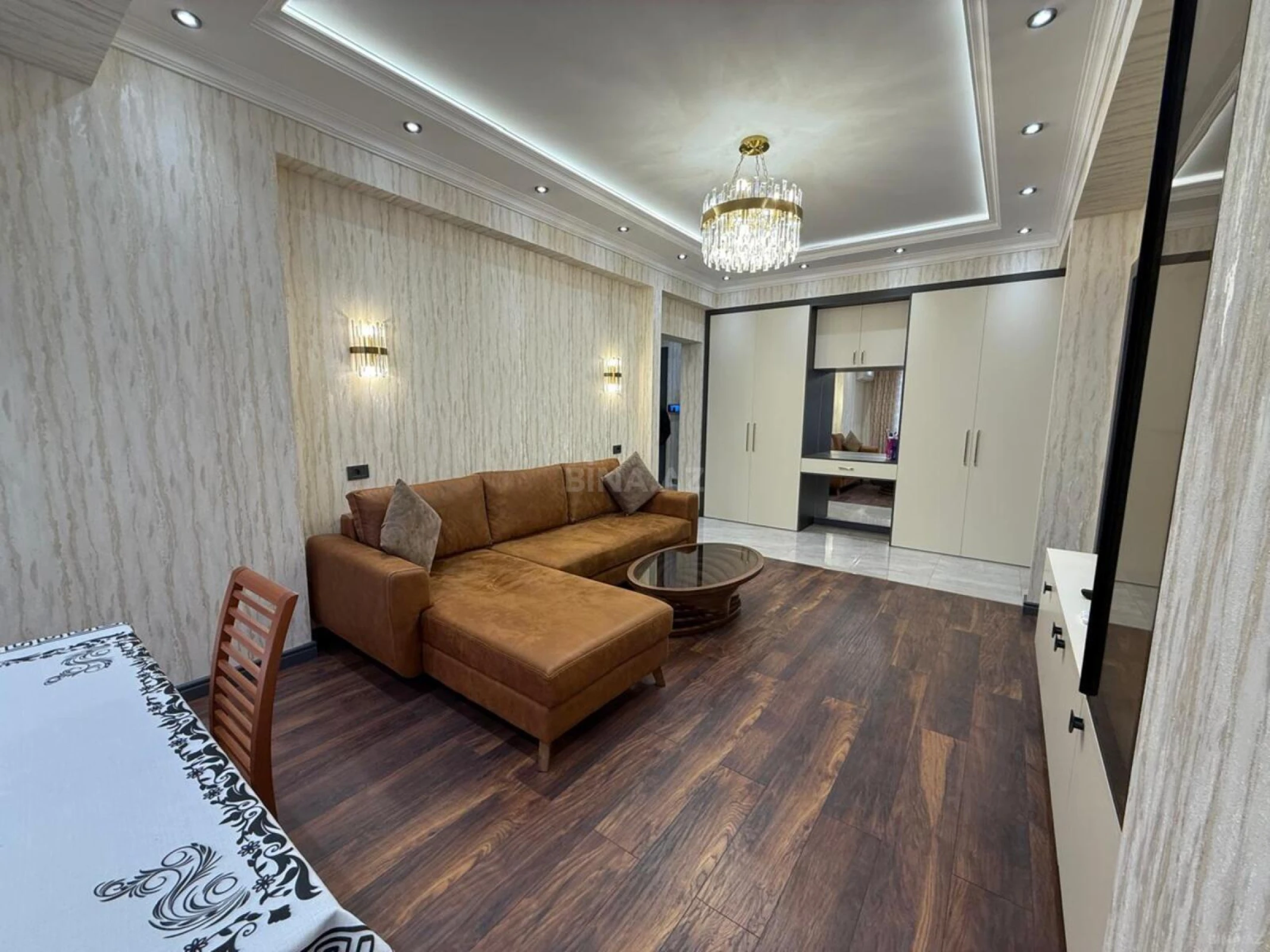 Satılır 2 otaqlı mənzil 75 m²