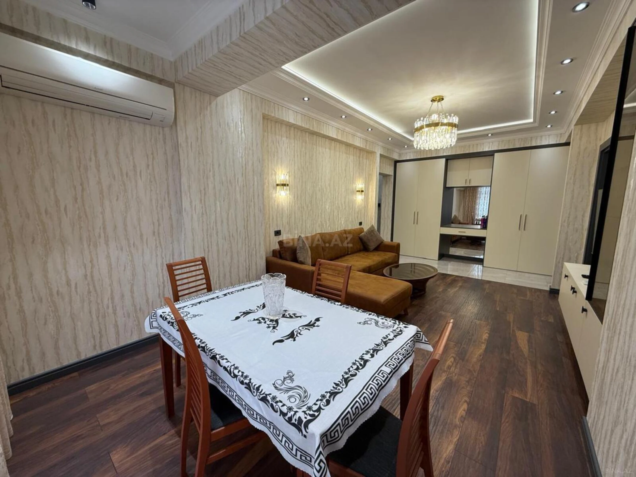Satılır 2 otaqlı mənzil 75 m²