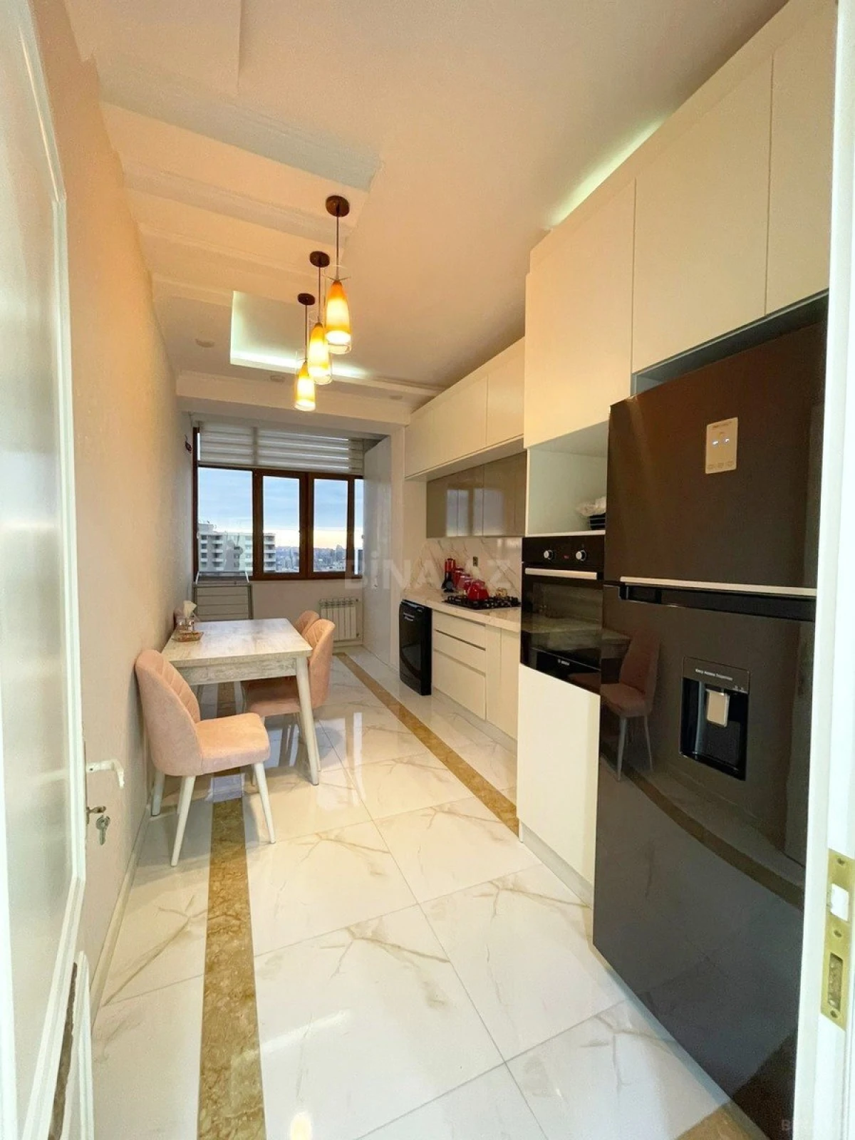 Satılır 2 otaqlı mənzil 110 m²