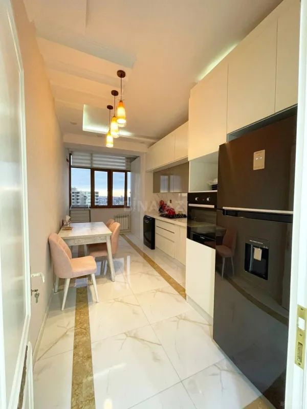 Satılır 2 otaqlı mənzil 110 m²