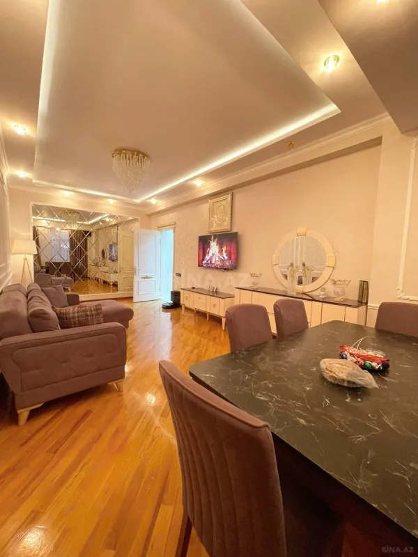 Satılır 2 otaqlı mənzil 110 m²