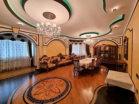 Kirayə verilir 4 otaqlı mənzil 210 m²