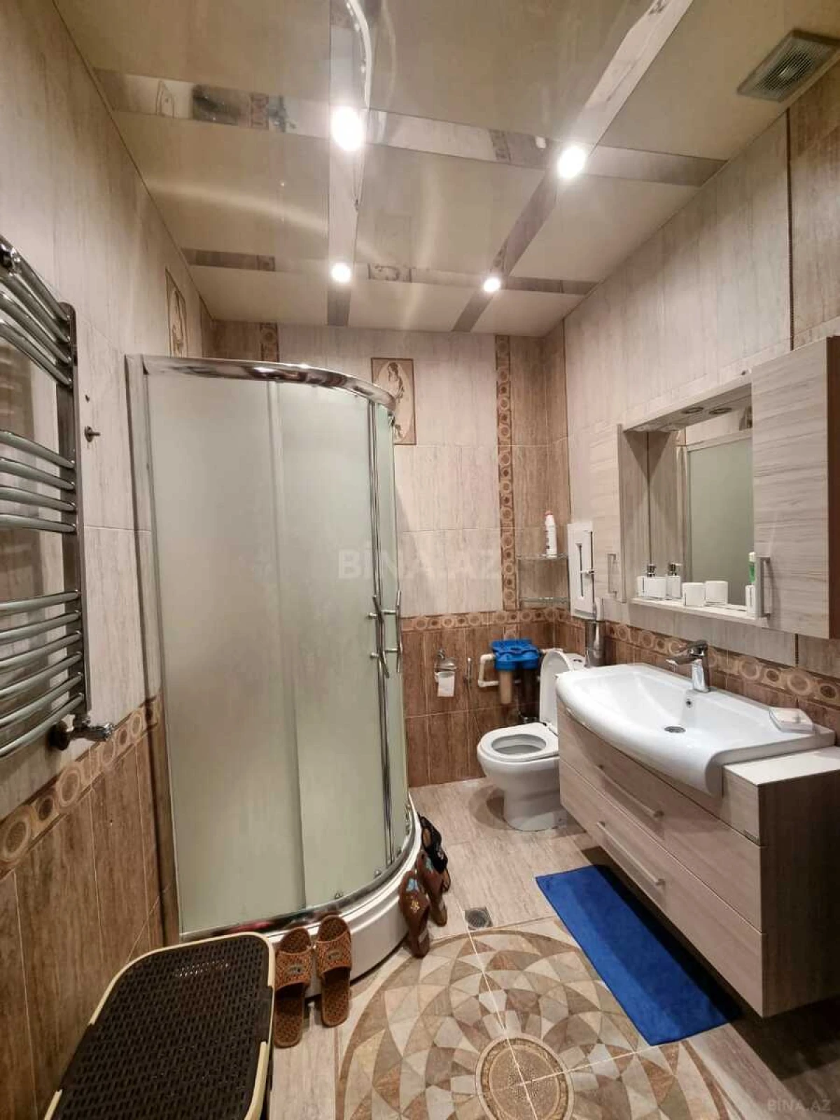 Kirayə verilir 4 otaqlı mənzil 210 m²