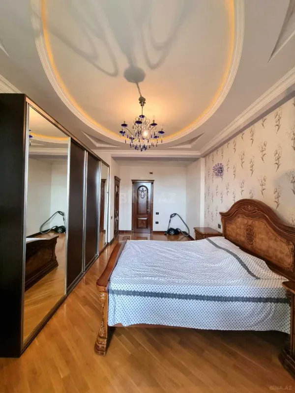 Kirayə verilir 4 otaqlı mənzil 210 m²