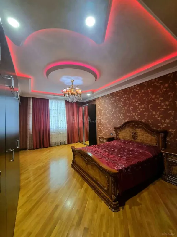 Kirayə verilir 4 otaqlı mənzil 210 m²