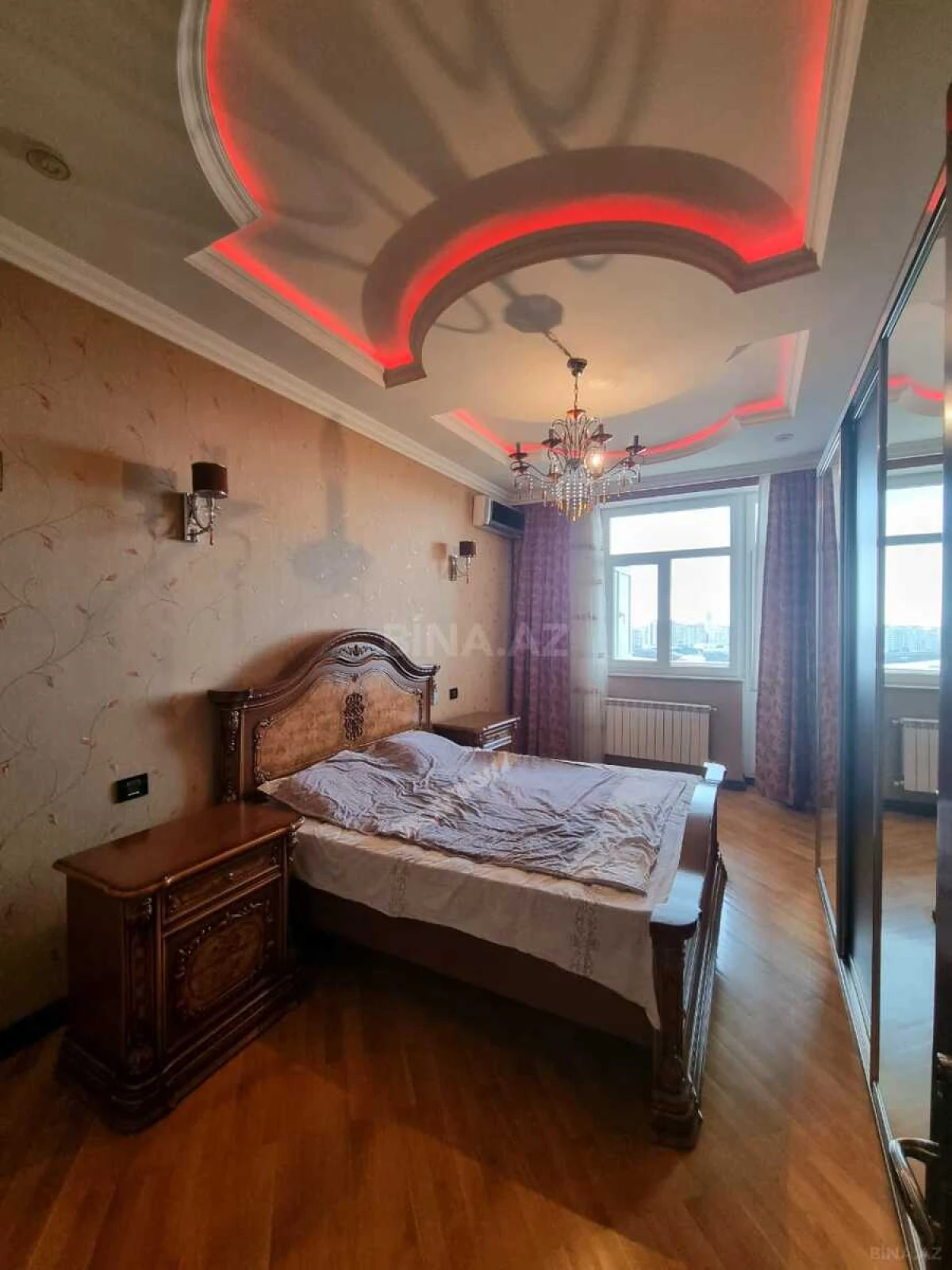 Kirayə verilir 4 otaqlı mənzil 210 m²