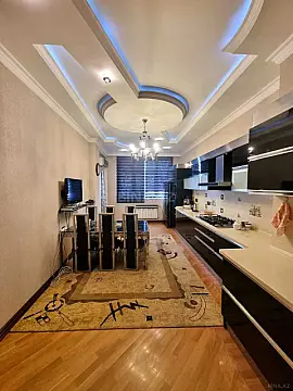 Kirayə verilir 4 otaqlı mənzil 210 m²