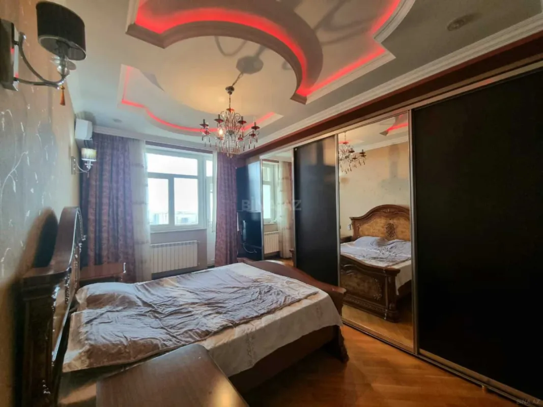 Kirayə verilir 4 otaqlı mənzil 210 m²
