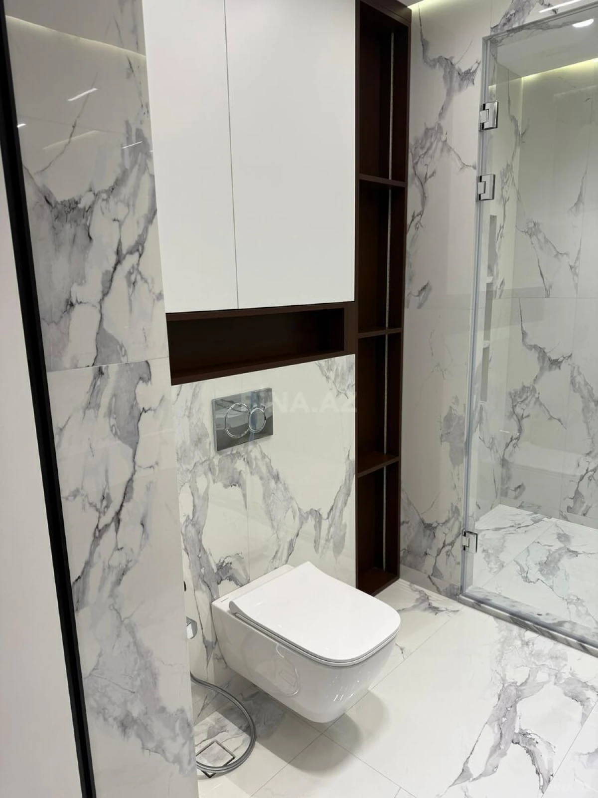 Kirayə verilir 2 otaqlı mənzil 97 m²