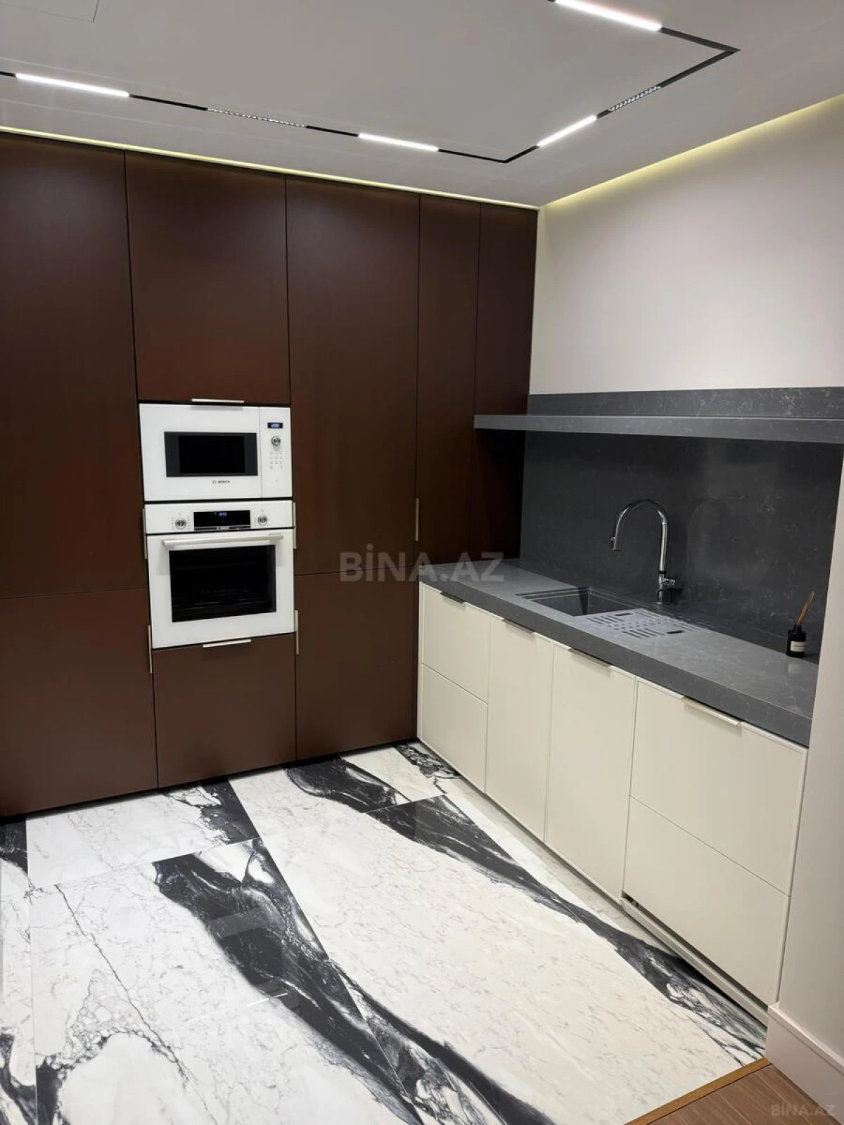 Kirayə verilir 2 otaqlı mənzil 97 m²