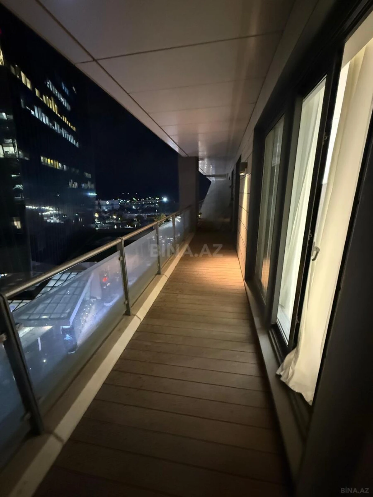 Kirayə verilir 2 otaqlı mənzil 97 m²