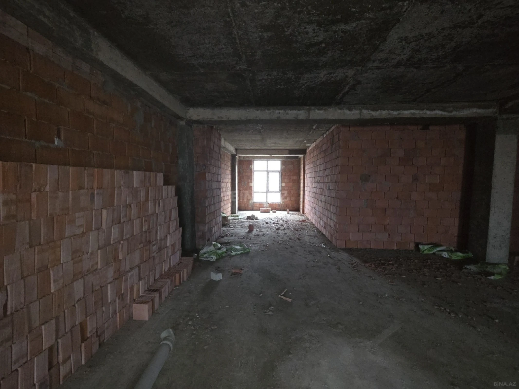 Satılır 3 otaqlı mənzil 127 m²