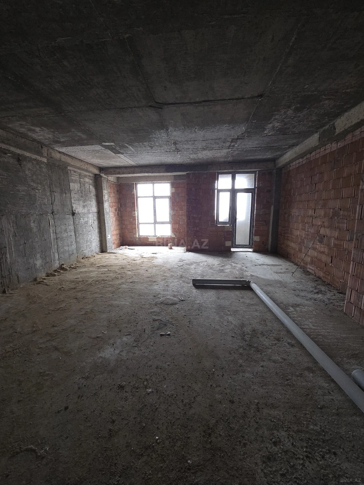 Satılır 3 otaqlı mənzil 127 m²