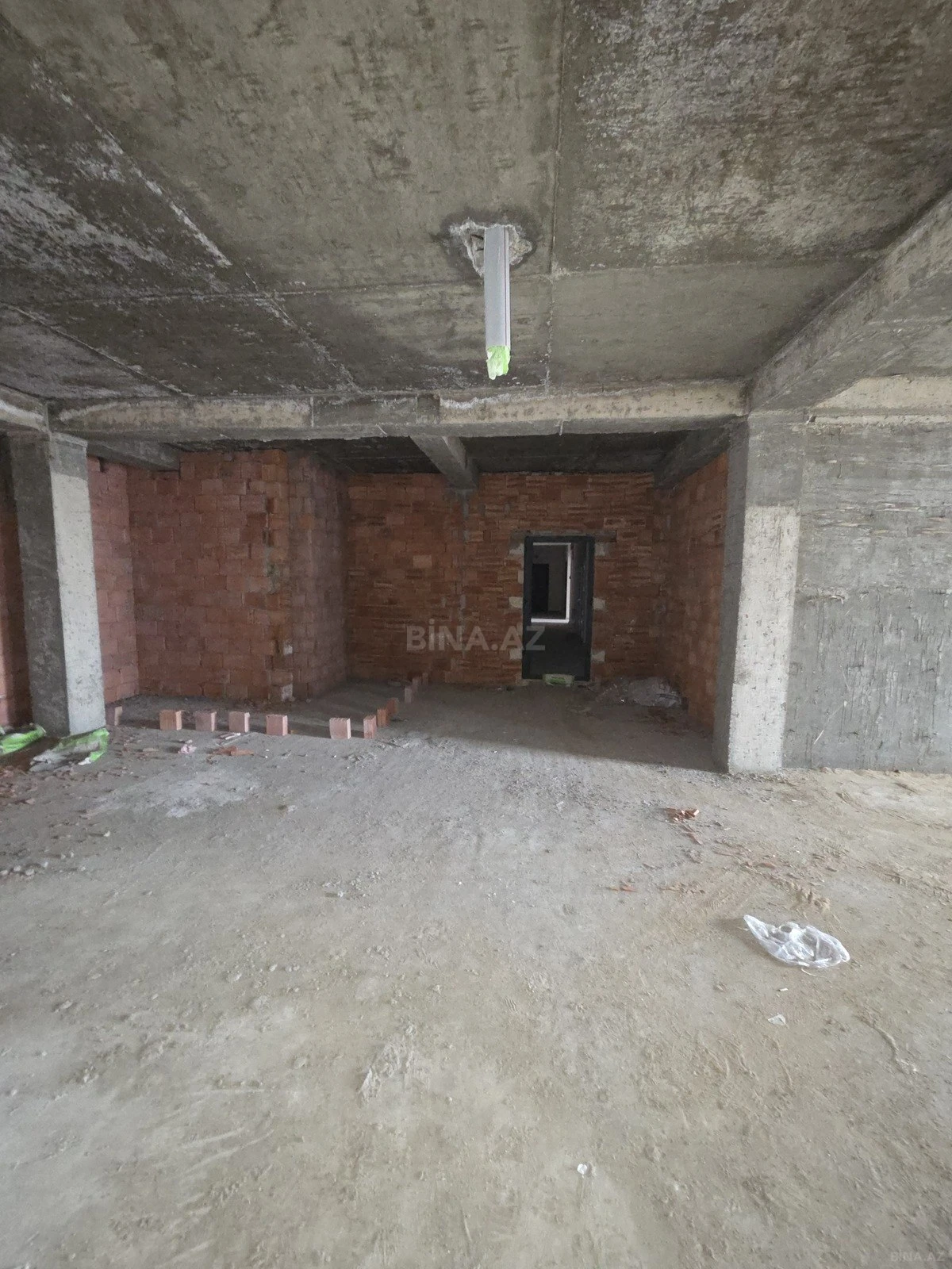 Satılır 3 otaqlı mənzil 127 m²