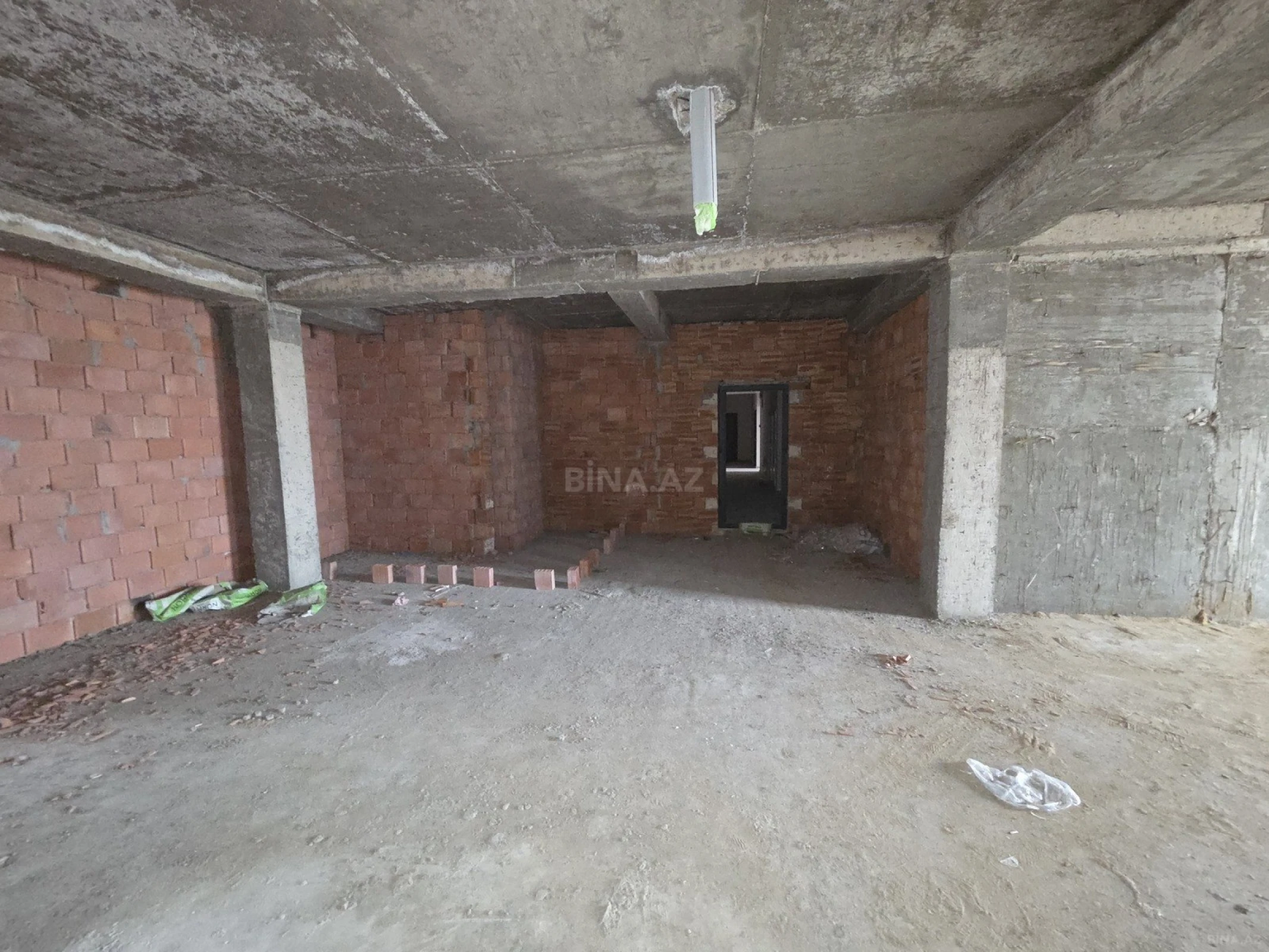 Satılır 3 otaqlı mənzil 127 m²