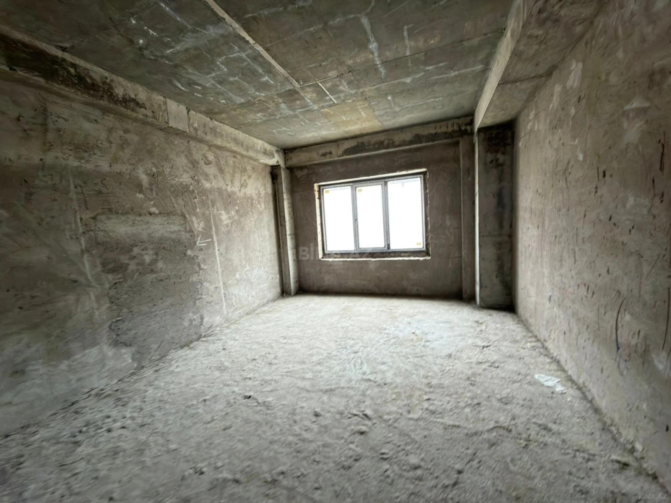 Satılır 5 otaqlı mənzil 256 m²