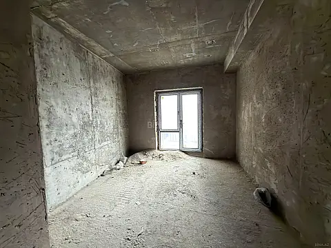 Satılır 5 otaqlı mənzil 256 m²