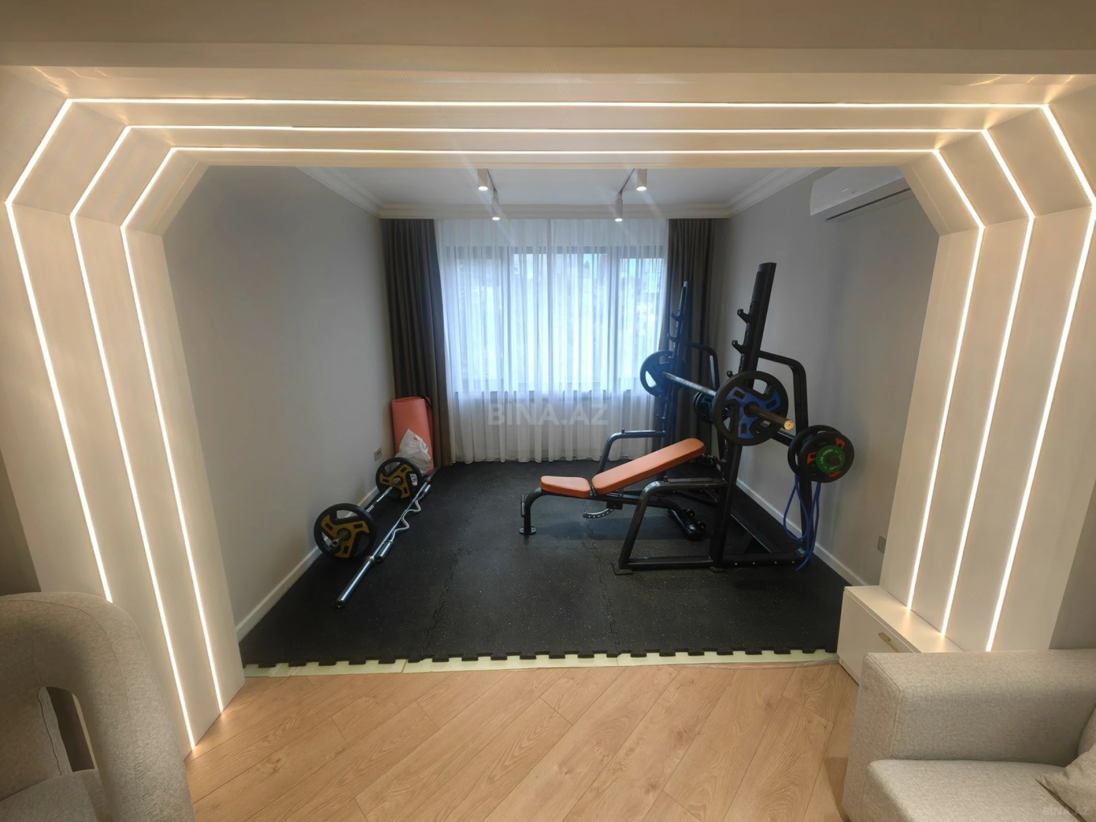 Satılır 3 otaqlı mənzil 117 m²