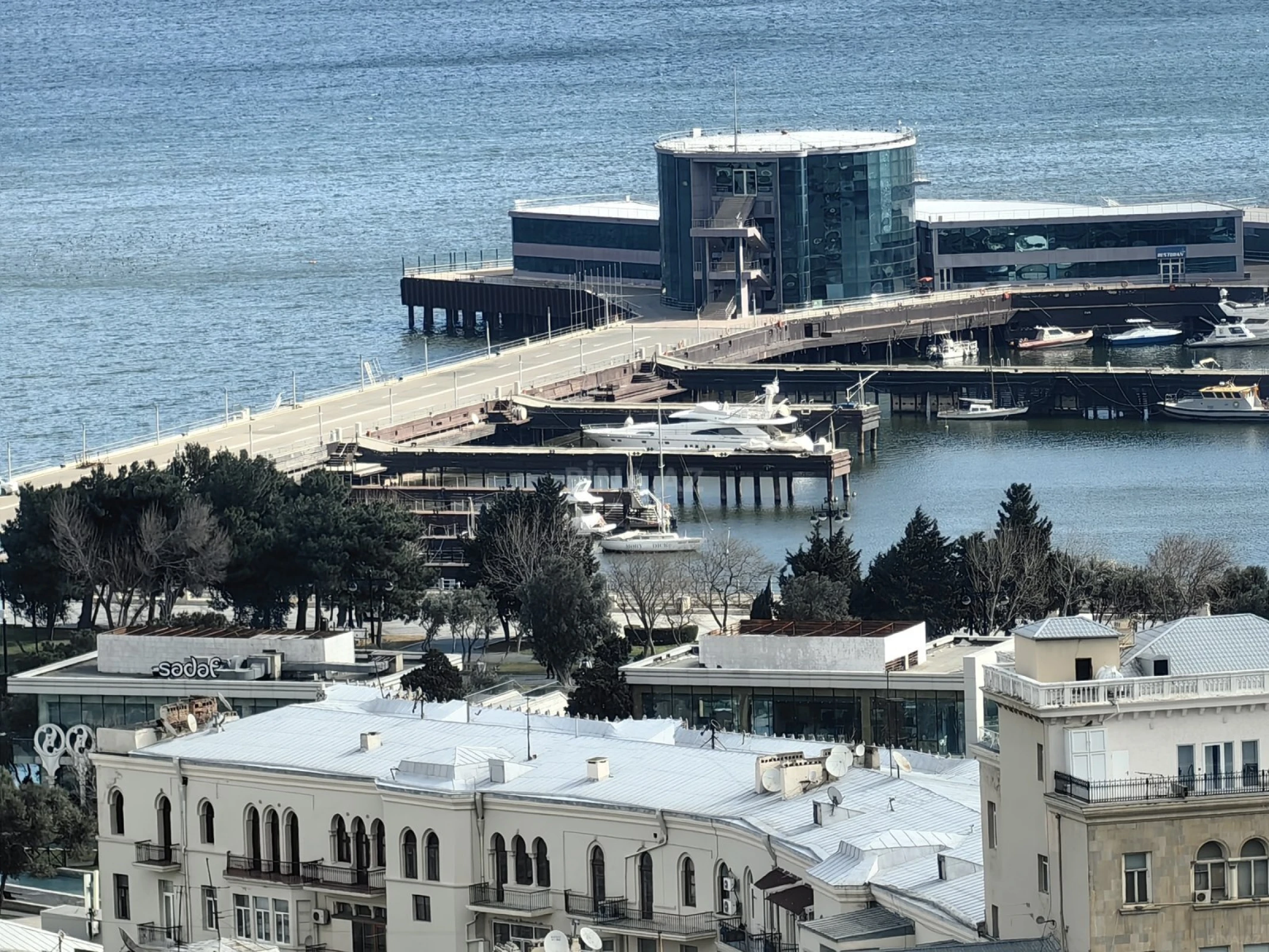 Satılır 3 otaqlı mənzil 117 m²